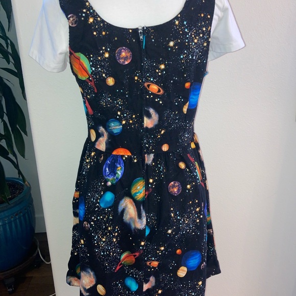 Retrolicious Space Dress - Picture 5 of 7